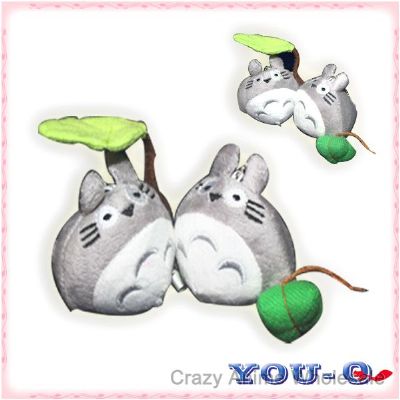 Totoro keychain(2 pcs,leafe and seed)