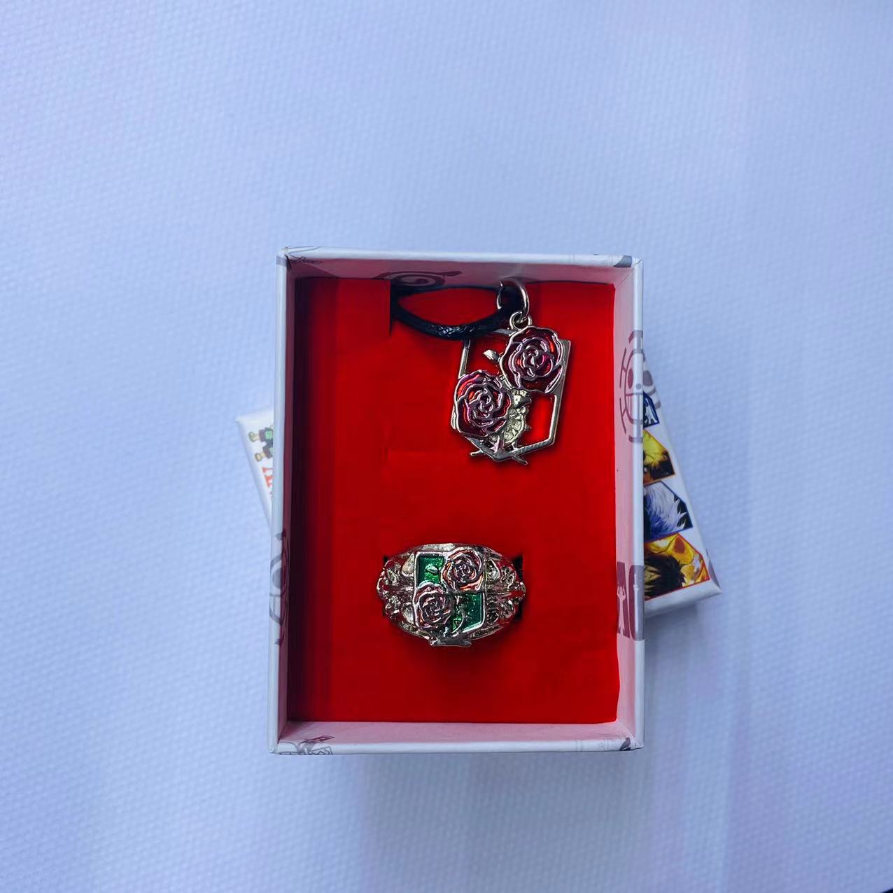 attack on titan anime necklace+ring