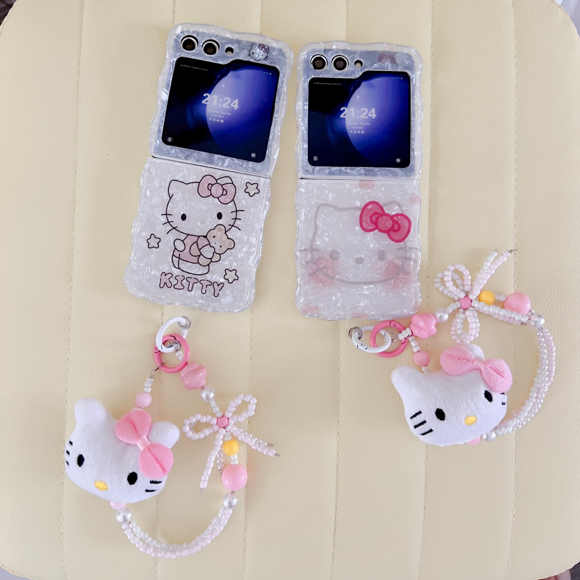 hello kitty anime Phone case+pendant(Galaxy Z Flip)