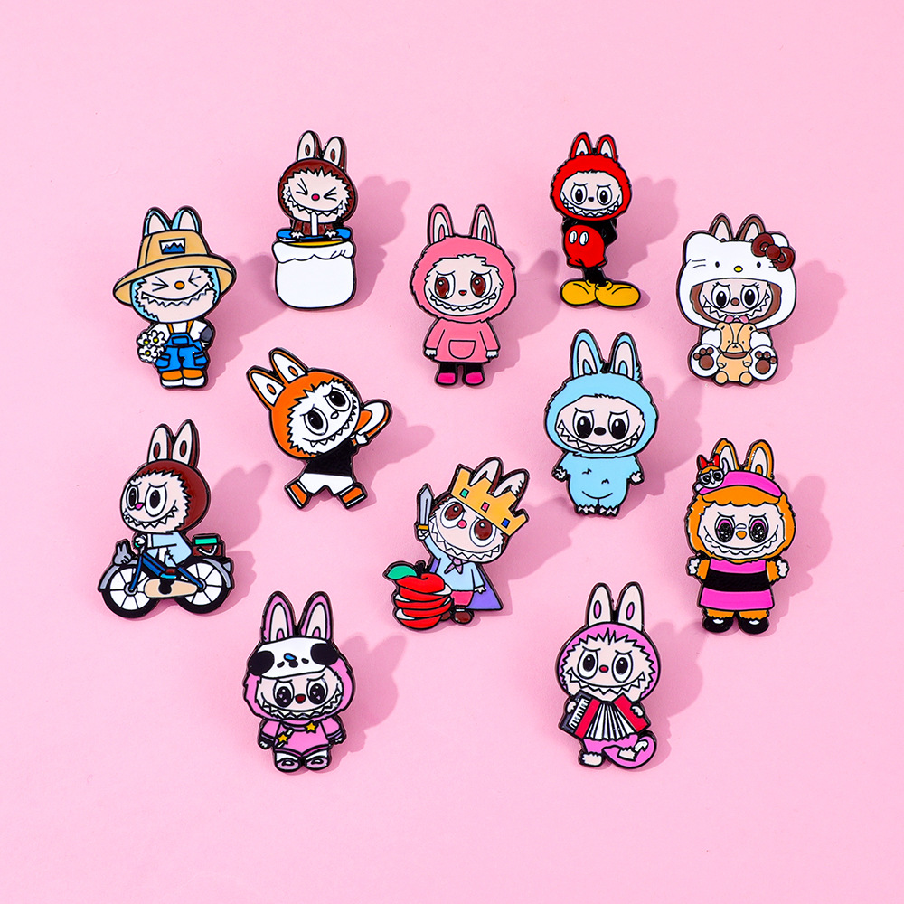 Labubu anime pin