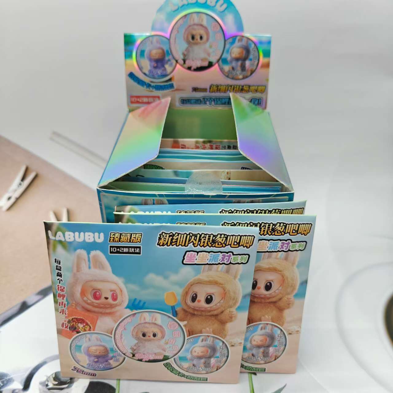Labubu anime pin 10+2 pcs a set