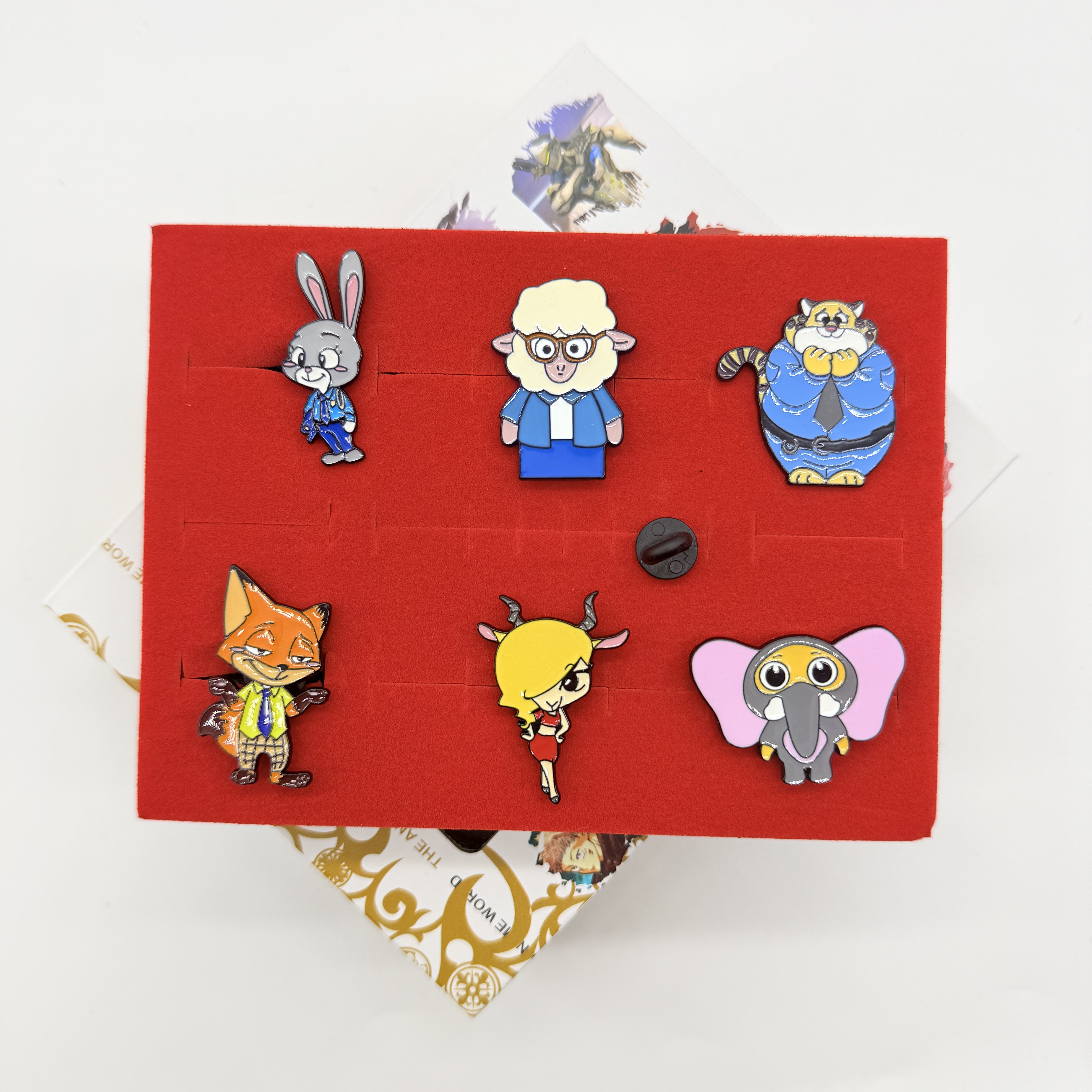 Zootopia anime pin set