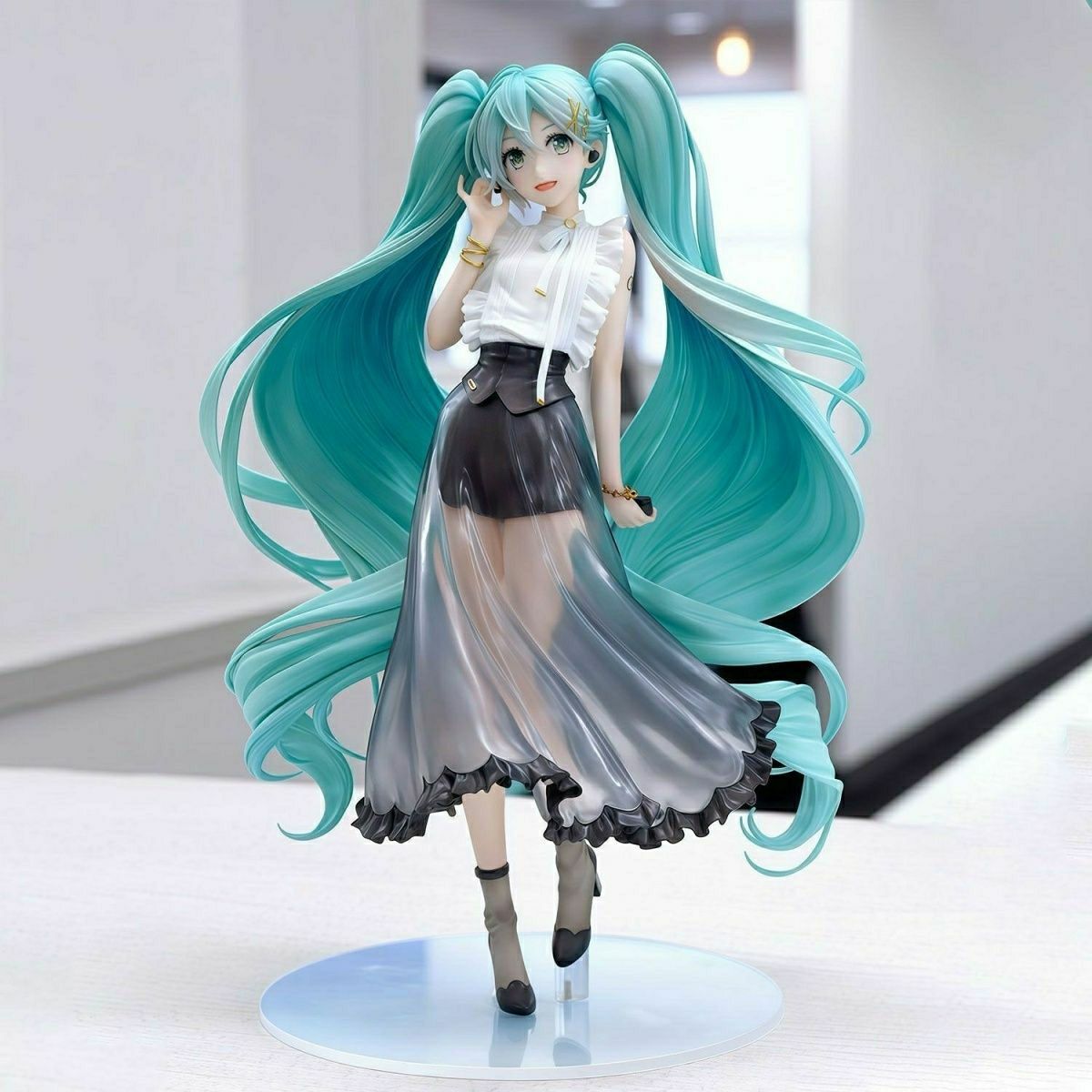 Hatsune Miku anime figure 27cm