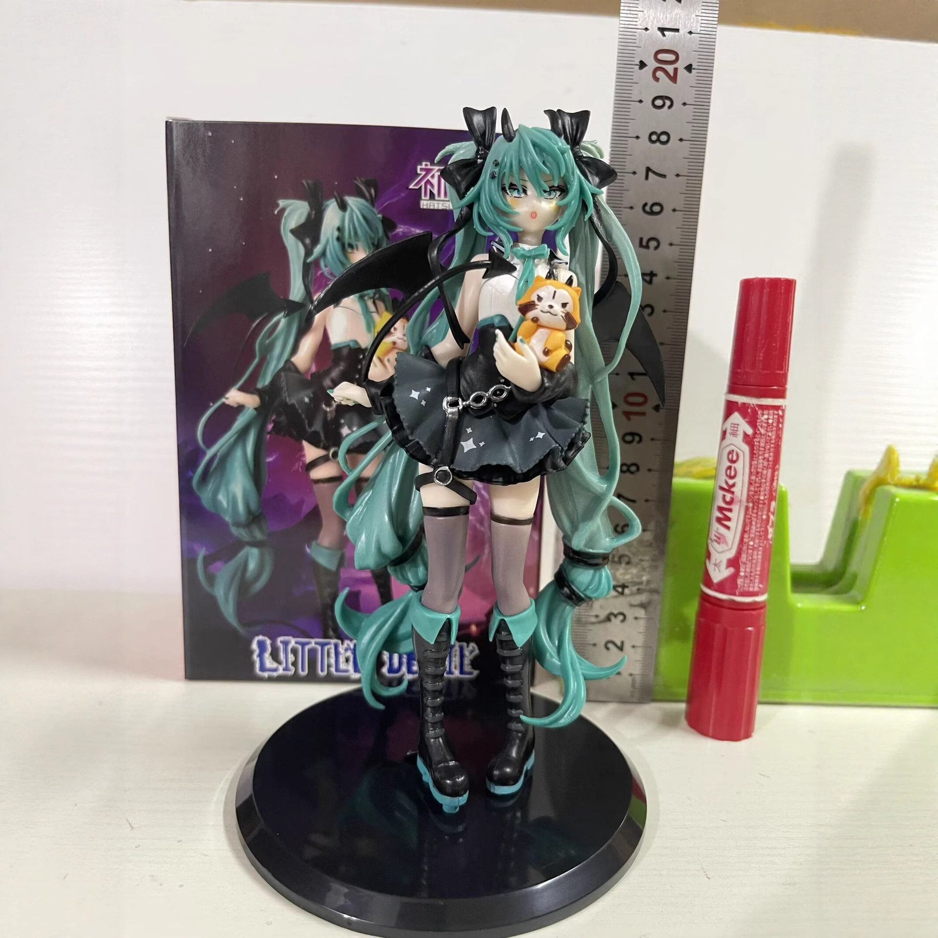 Hatsune Miku anime figure 18cm