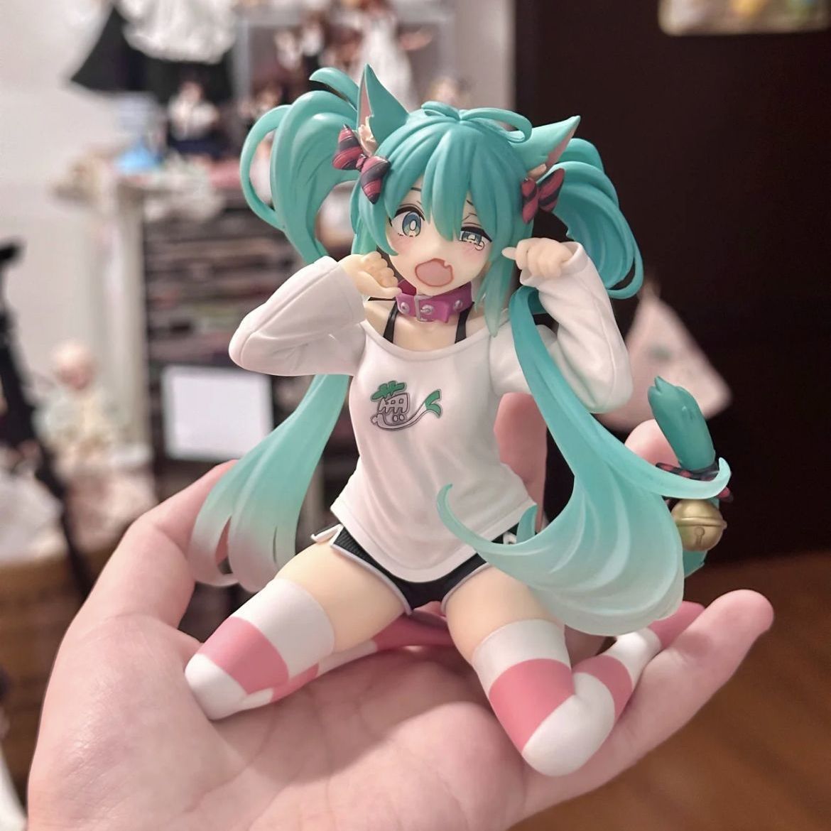 Hatsune Miku anime figure 11cm