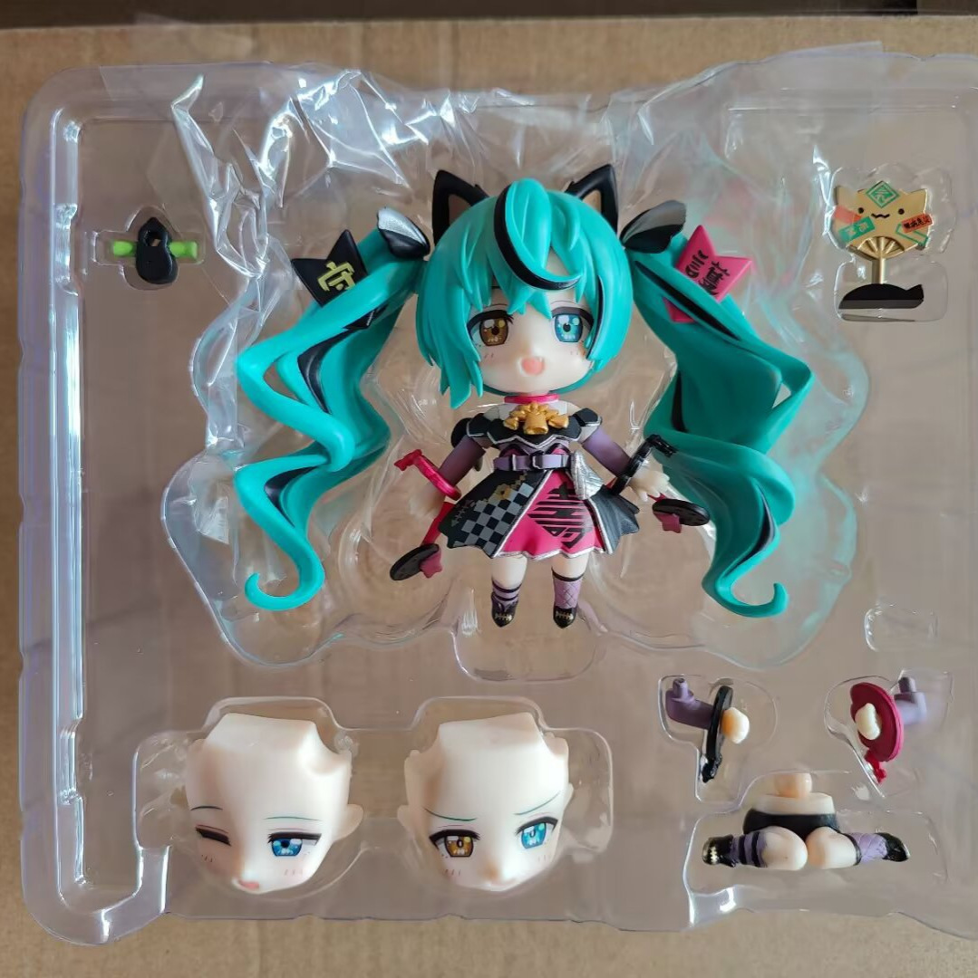 Hatsune Miku anime figure 15cm
