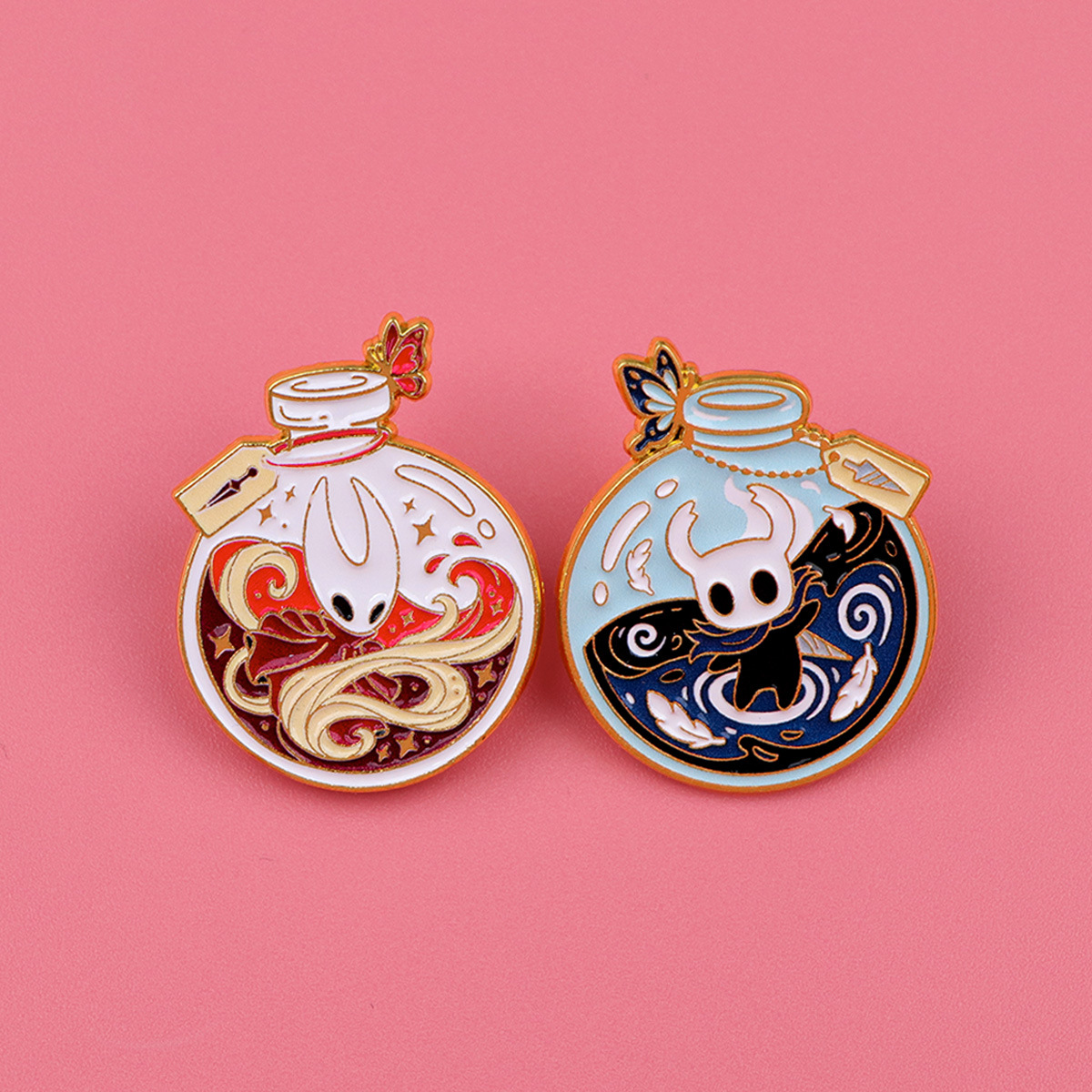 Hollow Knight anime pin