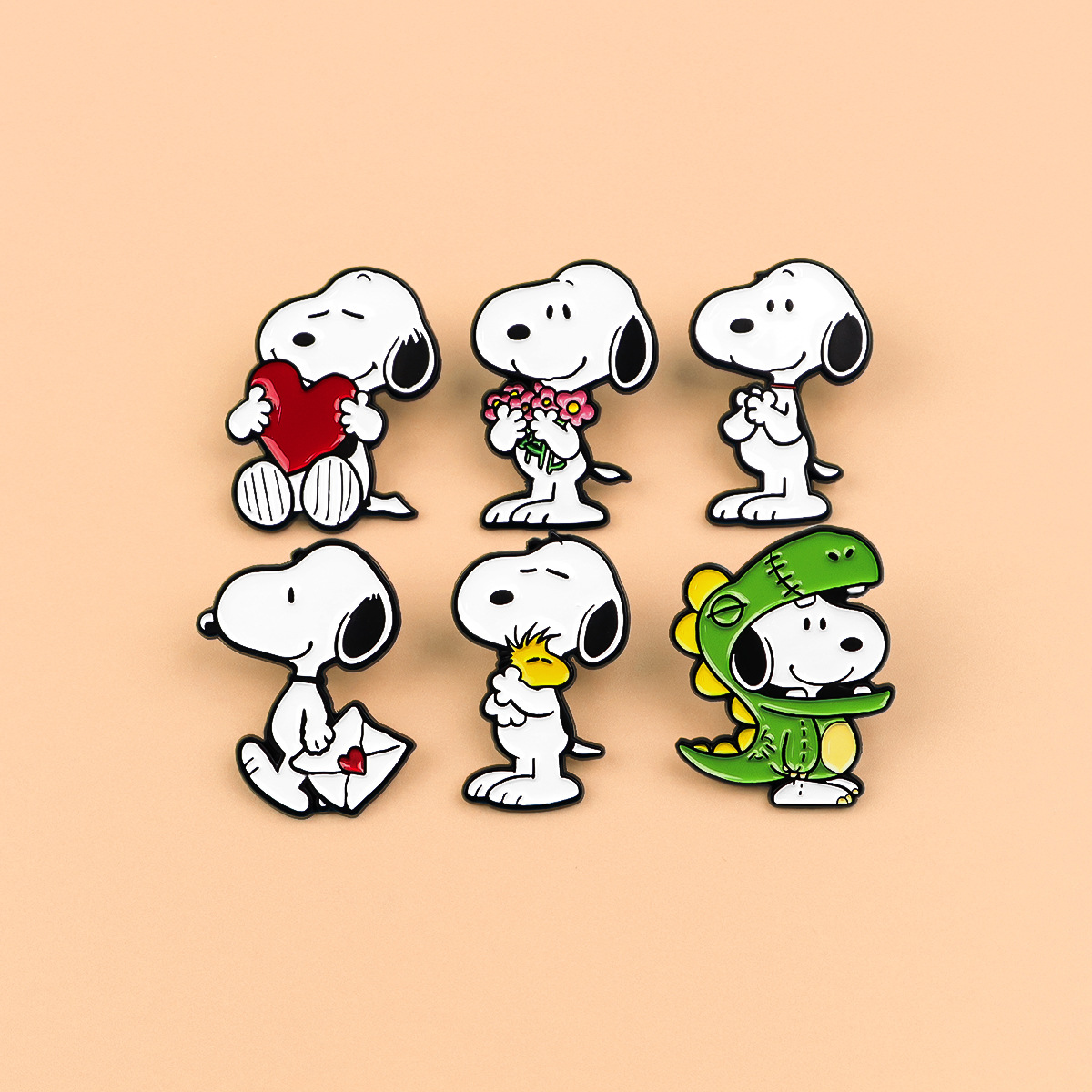 Snoopy anime pin