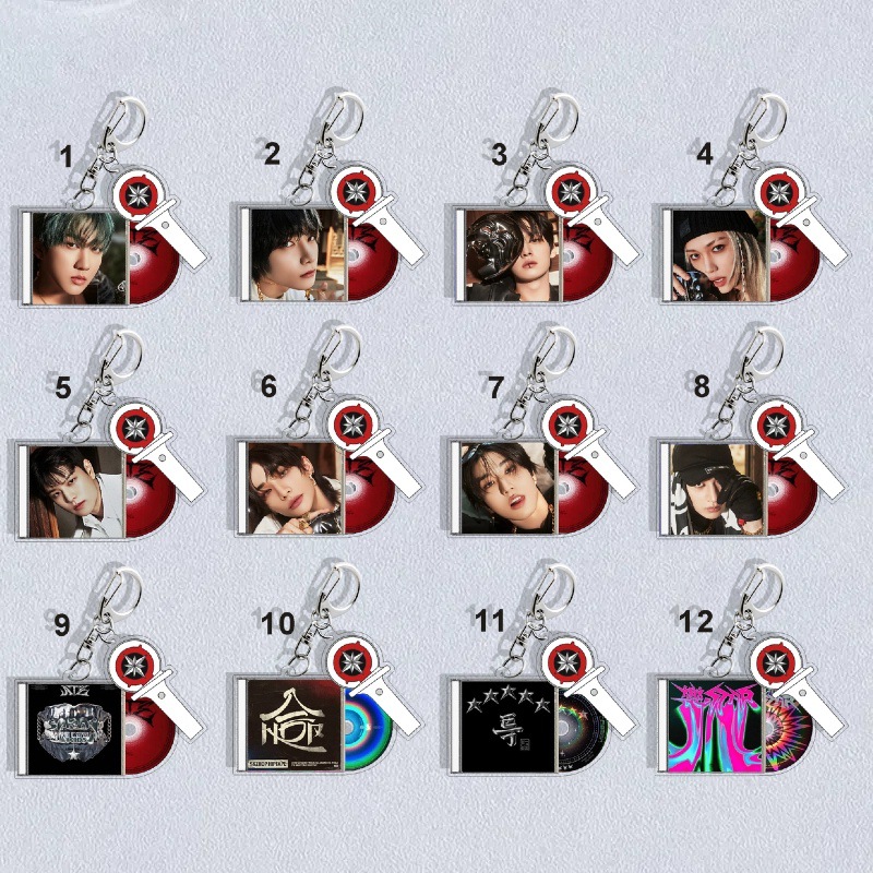 Straykids anime keychain